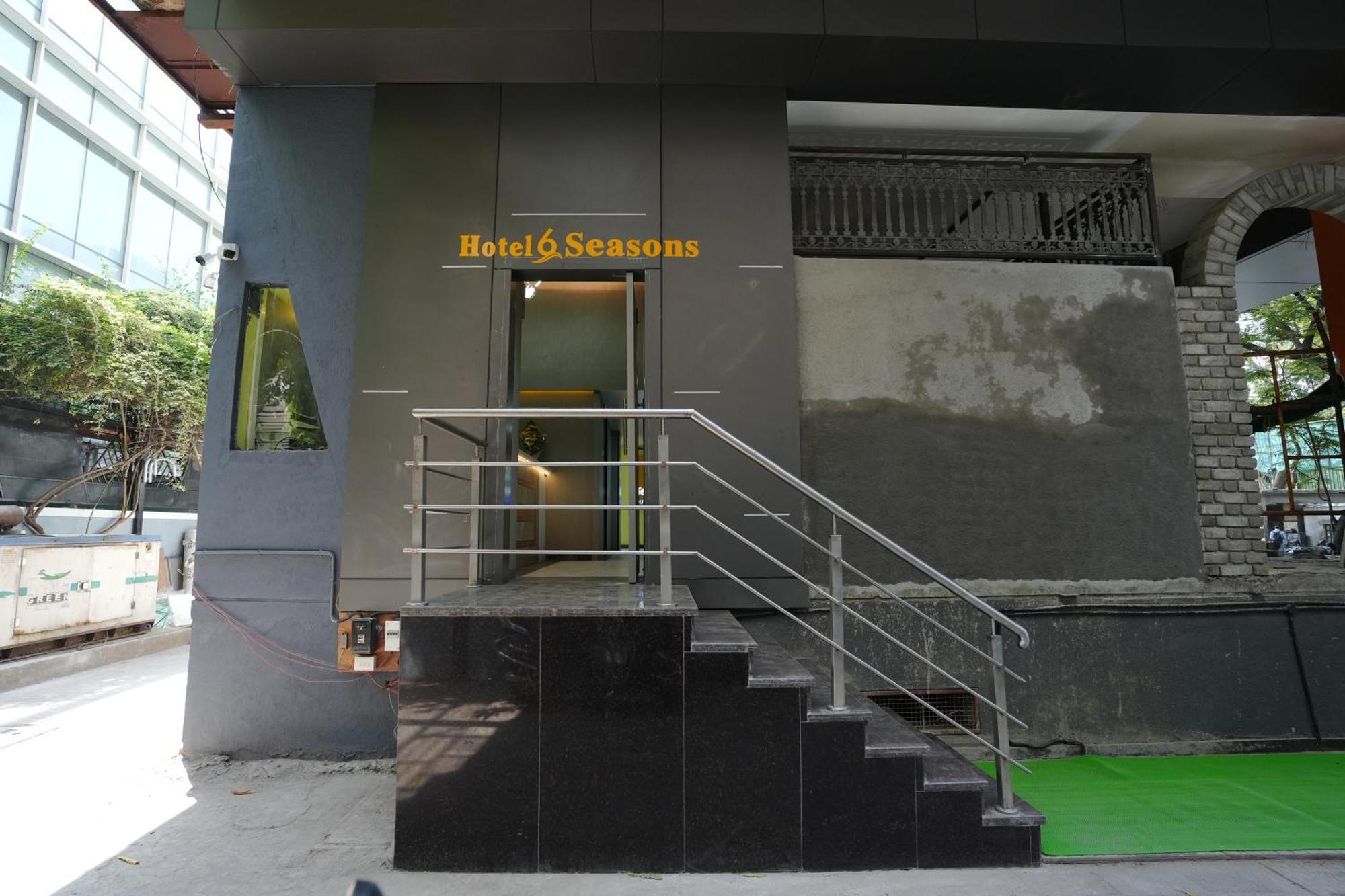 Hotel 6 Seasons, Koregoan Park, Pune Exterior photo